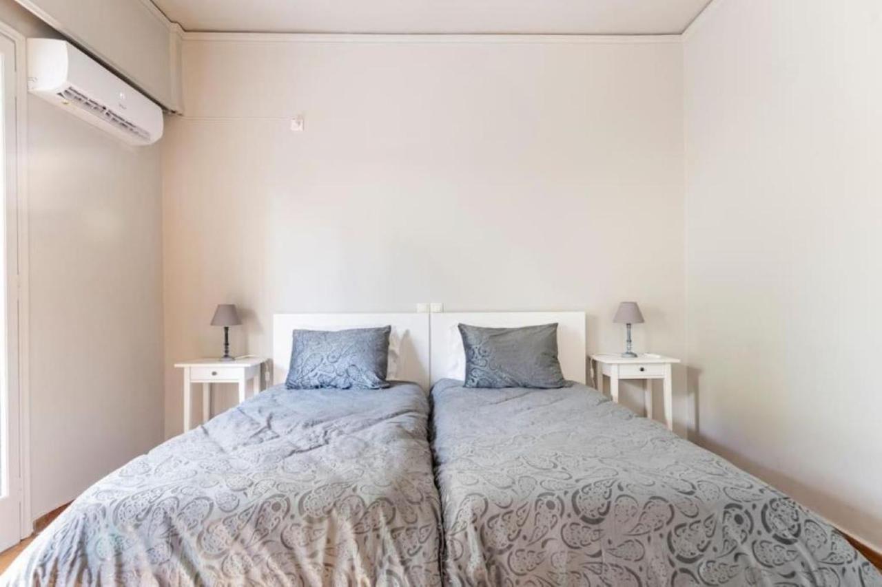 Spacious Renovated Flat In The Athens Riviera Luaran gambar