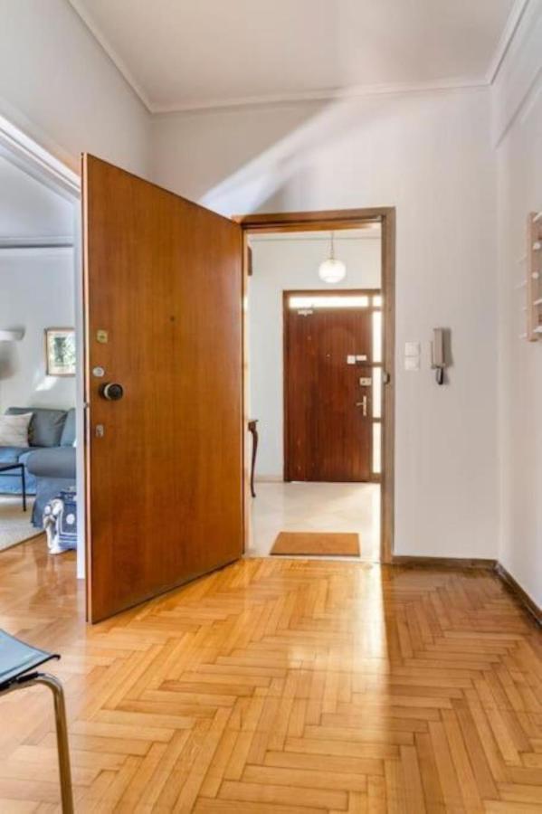 Spacious Renovated Flat In The Athens Riviera Luaran gambar
